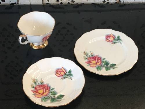 Royal Albert Bone China "Rosemary" c1950-1970 "Sweetheart Roses" Std Size Tea Trio Display Item