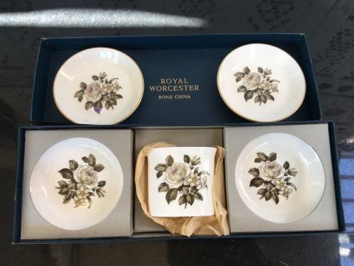 Vintage Royal Worcester Fine Bone China 5 Piece Porcelain Box Set