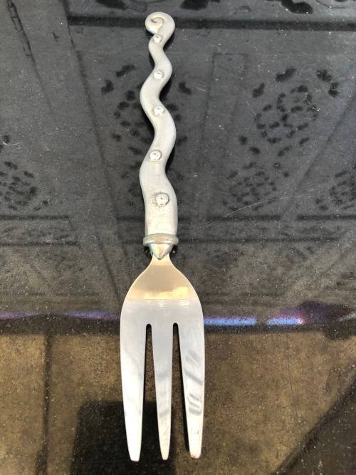 WOW !!! CARROL BOYES FUNCTIONAL ART !!! SPOTTED WAVE SERVING FORK - CLEARLY MARKED