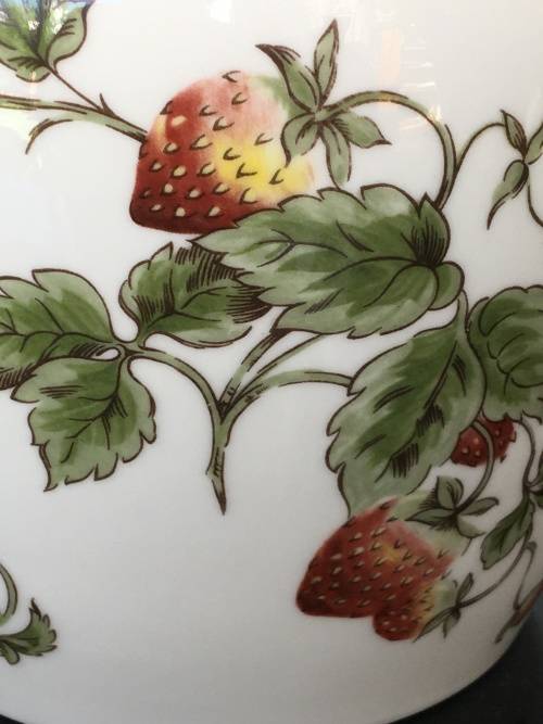 Large Vintage Coalport Strawberry Pattern Porcelain Ginger Jar Discontinued c1975-1980