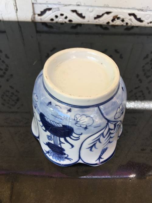 A Chinese Hand Painted Blue and White Scalloped Porcelain Footed Bowl