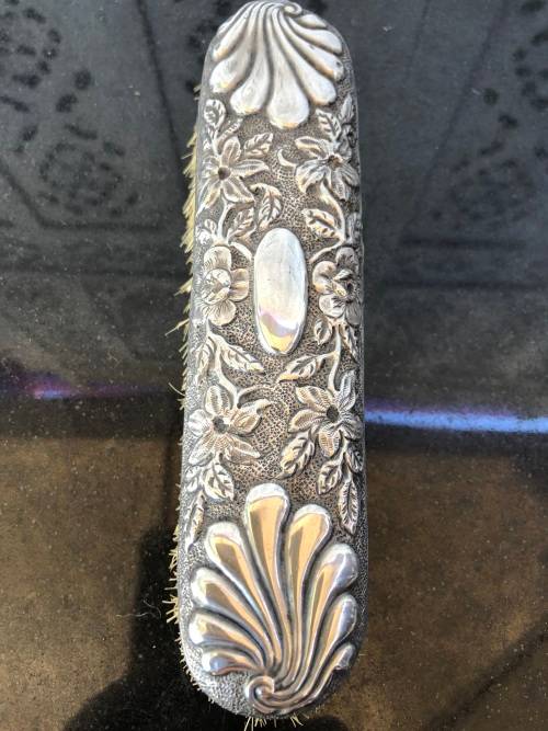 GORGEOUS VICTORIAN STERLING SILVER BACKED CLOTHES BRUSH - EDWARD MOSES LEVETUS 1892 CHESTER