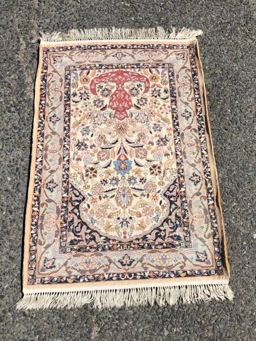 STUNNING THICK PILE SILK FOUNDATION AND LAMBS WOOL KASHMIR RUG WITH SILK ENHANCEMENTS