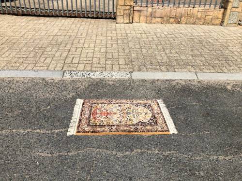 STUNNING THICK PILE SILK FOUNDATION AND LAMBS WOOL KASHMIR RUG WITH SILK ENHANCEMENTS