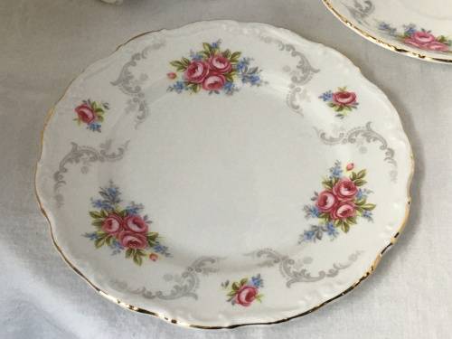 Royal Albert `TRANQUILLITY`,Trio - c1969 Cup Shape,Gainsborough, Malvern,