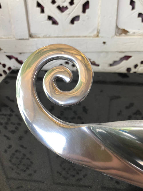 WOW !!! CARROL BOYES FUNCTIONAL ART - VIKING PATTERN BANANA BOWL - CLEARLY MARKED