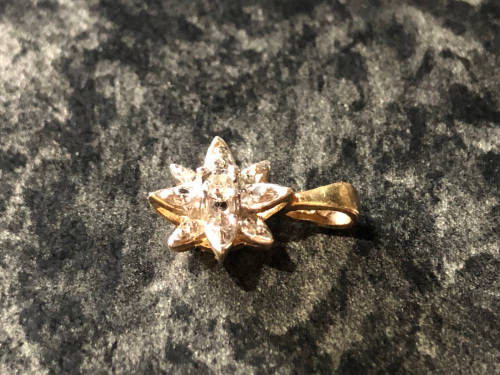 WOW !!! GORGEOUS ANTIQUE 10ct YELLOW GOLD AND DIAMOND PENDANT - 0.86g