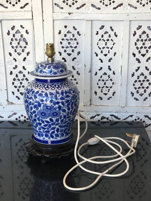 Large Chinese Blue on White Hand Painted Porcelain Lamp on Base. works 100%