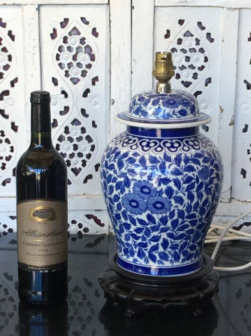 Large Chinese Blue on White Hand Painted Porcelain Lamp on Base. works 100%