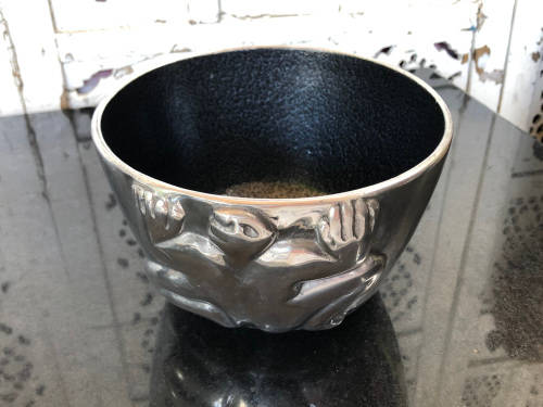 CARROL BOYES (1954 - 2019) - ORIGINAL SUMO PATTERN WONTON BOWL - BRAND NEW FUNCTIONAL ART