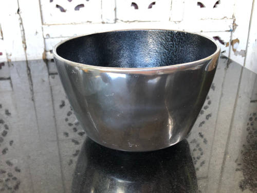 CARROL BOYES (1954 - 2019) - ORIGINAL SUMO PATTERN WONTON BOWL - BRAND NEW FUNCTIONAL ART