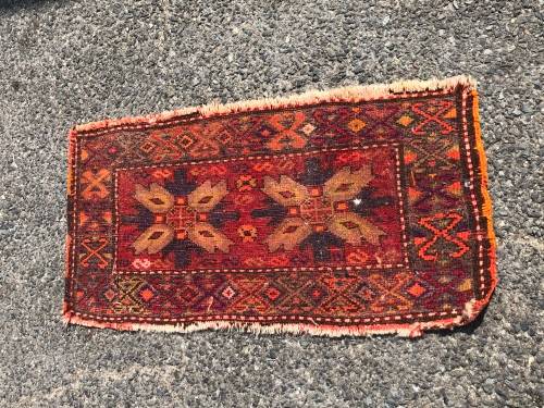 Pure wool hand knotted well worn persian rug - 980 x 450mm