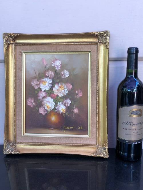 ROBERT COX (1934 - 2001) GILT FRAMED ORIGINAL OIL ON BOARD STILL LIFE OF FLOWERS