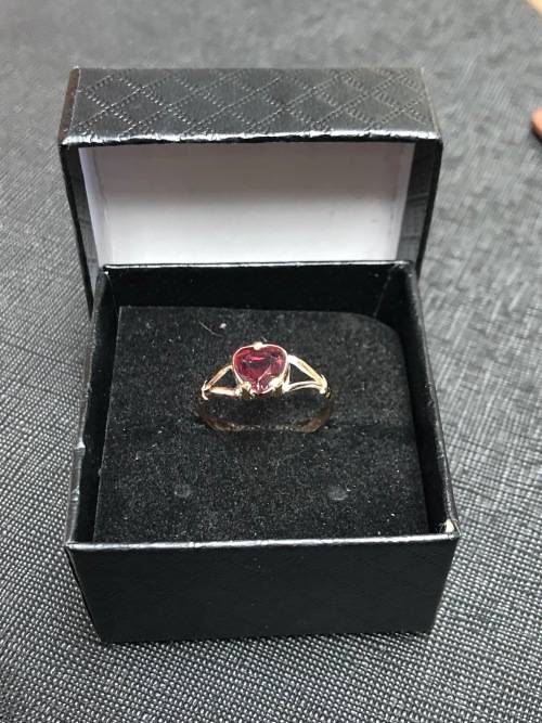 WHAT A BEAUTY !! STUNNING VINTAGE BIRMINGHAM 9ct YELLOW GOLD KUNZITE HEART RING - 1.86g - SIZE O 1/2