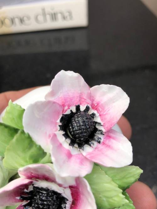 ROYAL ALBERT ANEMONES FLOWER OF THE MONTH MARCH DUO AND POSY IN THE ORIGINAL BOX - DUO IS MINT !!!