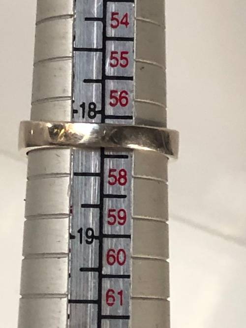 BEAUTIFUL STERLING SILVER AND PERIDOT DRESS RING - 4.92g - SIZE P