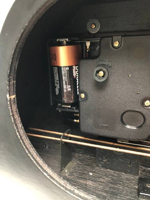 STUNNING RHYTHM WOOD CASED QUARTZ MANTEL CLOCK CHIMING ON THE HALF AND ON THE HOUR