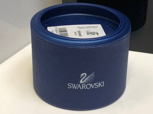 SMALL SWAROVSKI CRYSTAL BUTTERFLY IN AN ORIGINAL BOX - MINT CONDITION