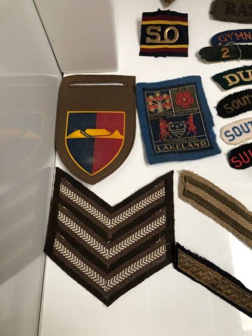 JOB LOT OS VARIOUS MILITARY CLOTH BADGES , MOSTLY SADF RANK
