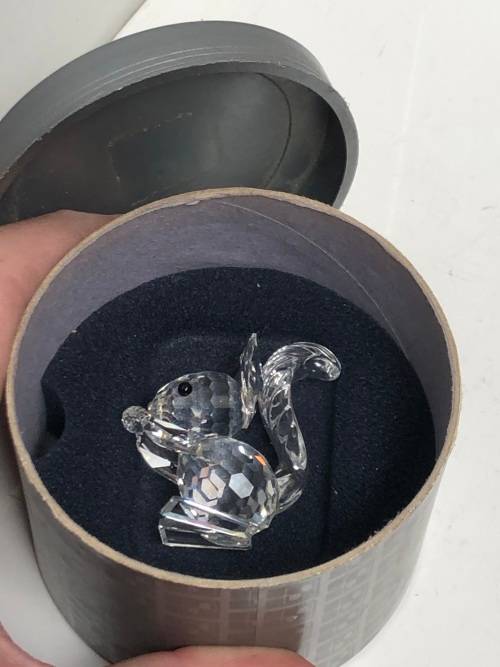 STUNNING RARE SWAROVSKI SILVER CRYSTAL SQUIRREL - EXQUISITE PIECE - DISCONTINUED