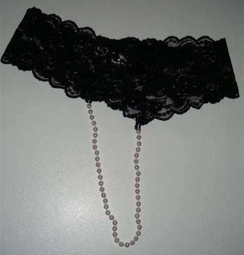 Thong - Black lace and beads