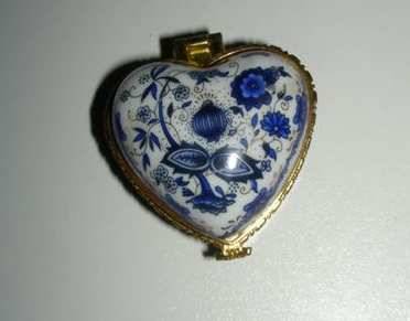 Blue Porcelain Gift Box - heart shape