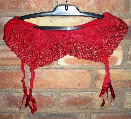 Fabulous Red garter - 18/20 from Envie Ireland/UK