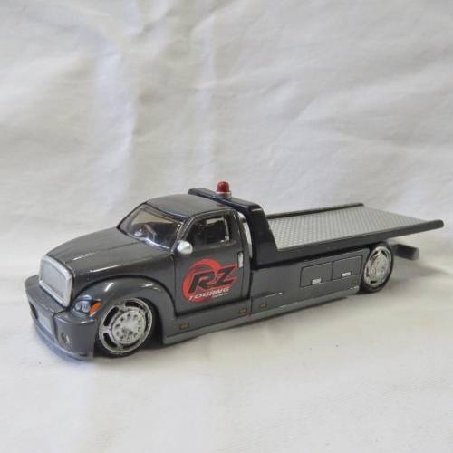 Maisto RZ towing flat bed tow truck