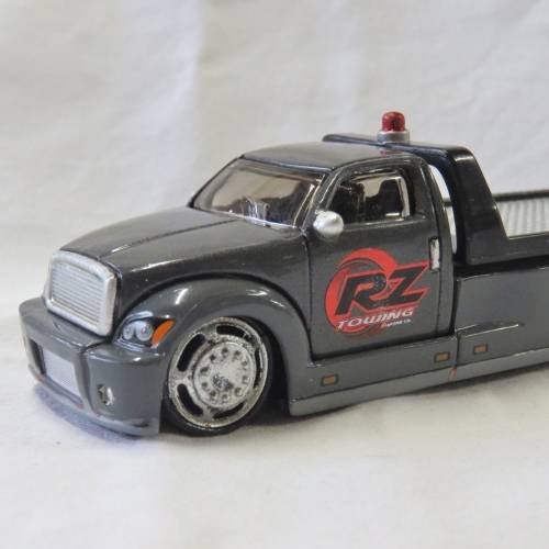 Maisto RZ towing flat bed tow truck