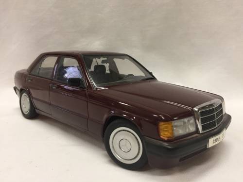 AutoArt Mercedes-Benz 190E 20 model car - scale 1/18