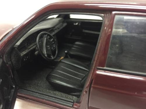 AutoArt Mercedes-Benz 190E 20 model car - scale 1/18