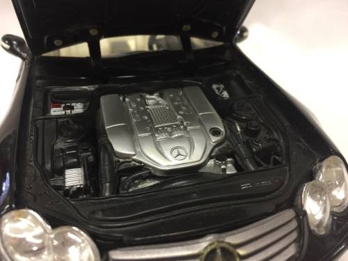 Maisto Mercedes-Benz SL55 AMG V8 kompressor model car - scale 1/18