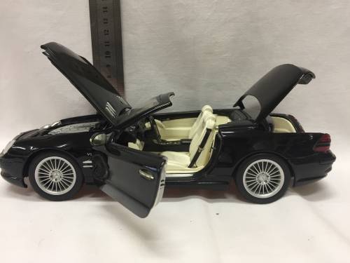 Maisto Mercedes-Benz SL55 AMG V8 kompressor model car - scale 1/18