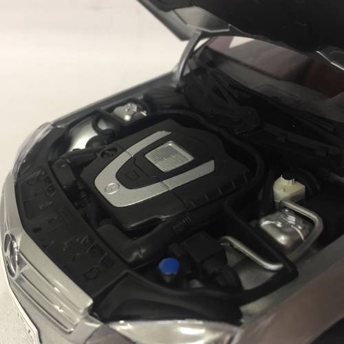 AutoArt Mercedes-Benz C-class model car - scale 1/18