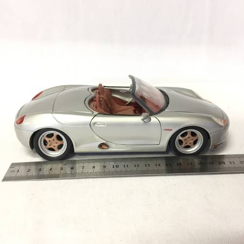 Maisto Porsche Boxster model car - scale 1/18