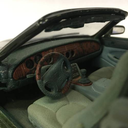 Maisto Jaguar XK8 model car - scale 1/18