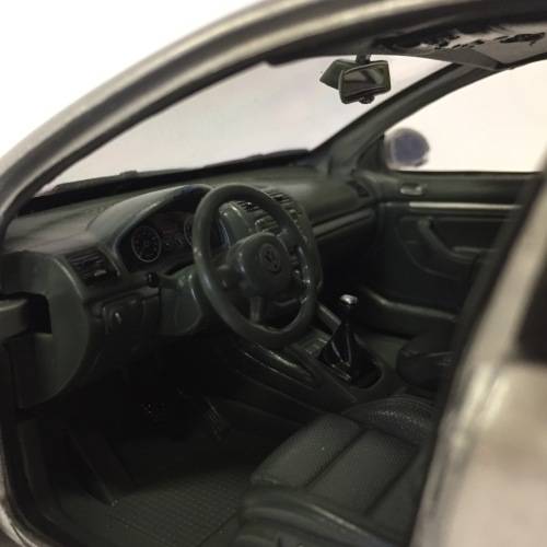 Welly Volskwagen Golf V 1.6 FSi model car - scale 1/18