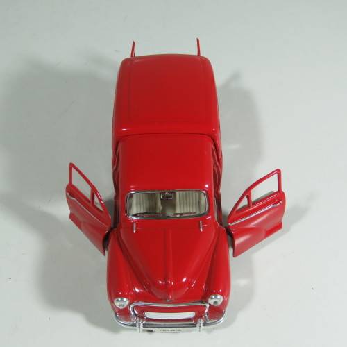 Saico Morris Minor OXO delivery van model car - Scale 1/26