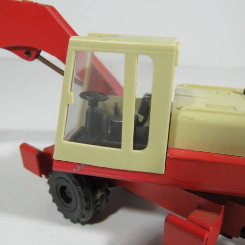 Gescha Poclain 90 excavator with clam die-cast construction model - Scale 1/50