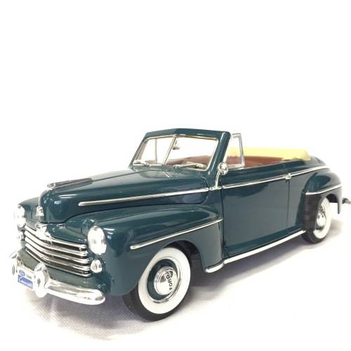Road Signature 1948 Ford Convertible model car - scale 1/18