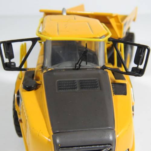 Volvo A40 D Articulated dump truck die-cast construction model - Scale 1/50 - Rear wheels repaired