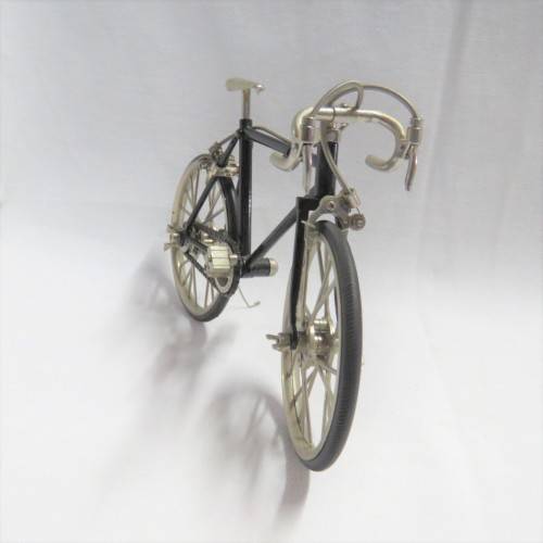 Die-cast road bicycle model