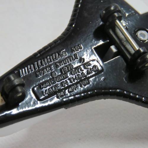 Matchbox Skybusters SB-3 space shuttle die-cast model
