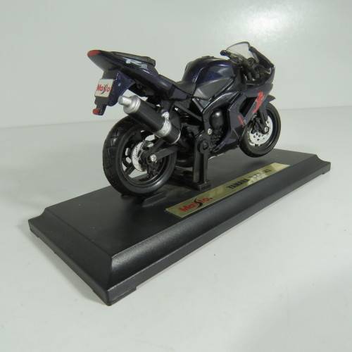 Maisto Yamaha YZF-R1 model motorcycle  scale 1/18