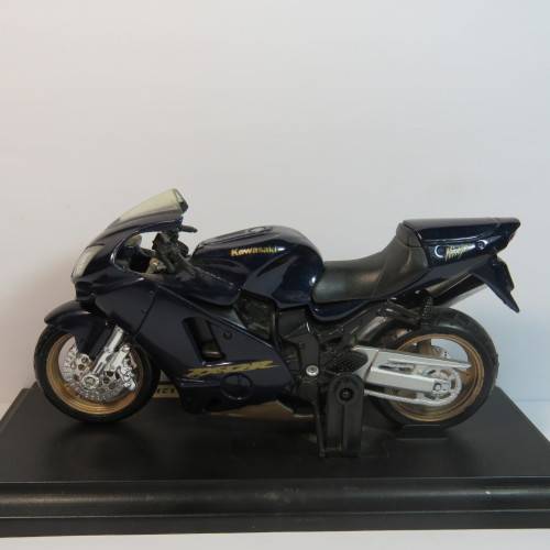 Maisto Kawasaki Ninja ZX-12 R model motorcycle - Scale 1/18