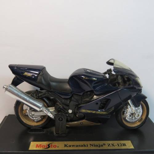 Maisto Kawasaki Ninja ZX-12 R model motorcycle - Scale 1/18