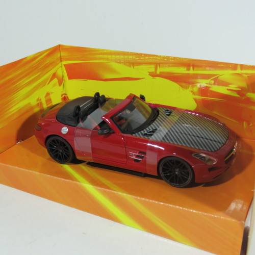 Maisto Exotics Mercedes-Benz SLS AMG Roadster model car in box  scale 1/24