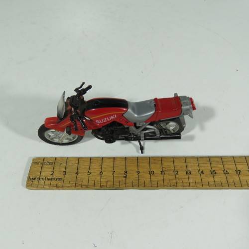 Vintage Suzuki Katana model motorcycle - Scale 1/18