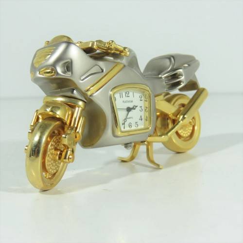 Platinum quartz motorcycle shaped metal desk clock - Needs batteries