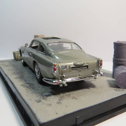 James Bond 007 - Aston Martin DB5 model car - Goldfinger